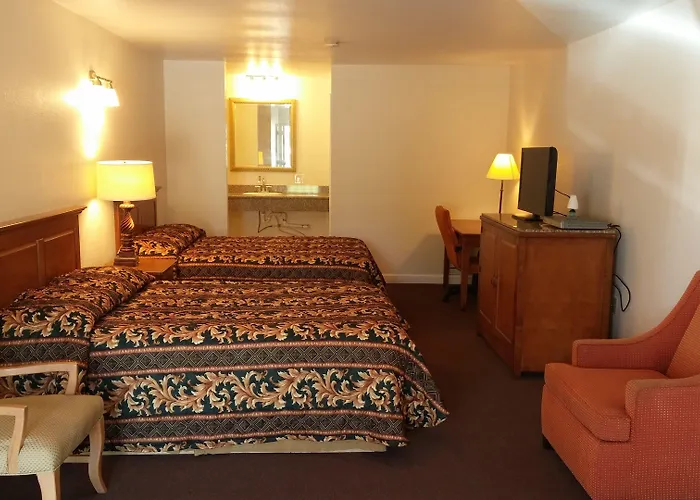 Country Regency Inn & Suites