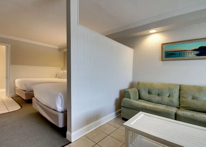 Islander Hotel & Resort