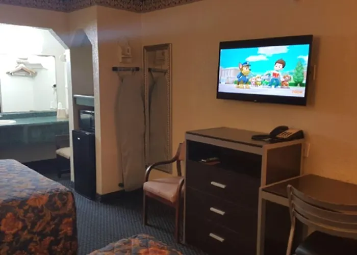 Regency Inn Motel By The Beach