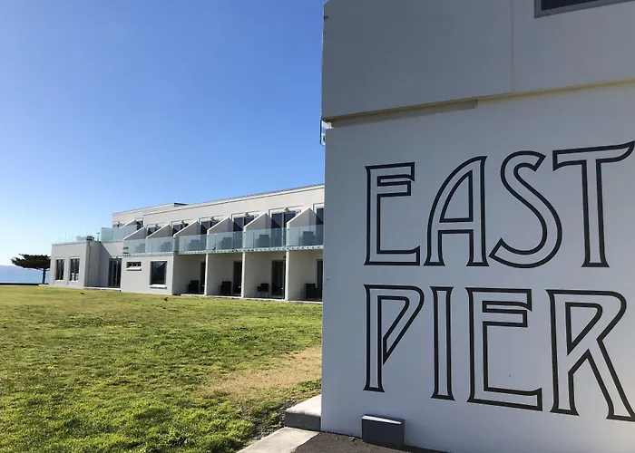 East Pier Hotel