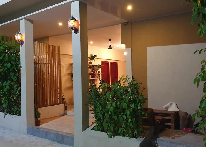 Dhiffushi Tourist Hotel