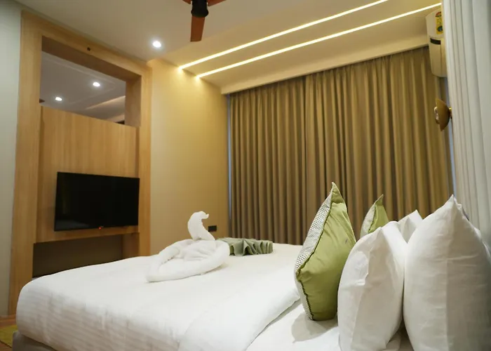 Q' Nest Hotel Cloud End Lansdowne