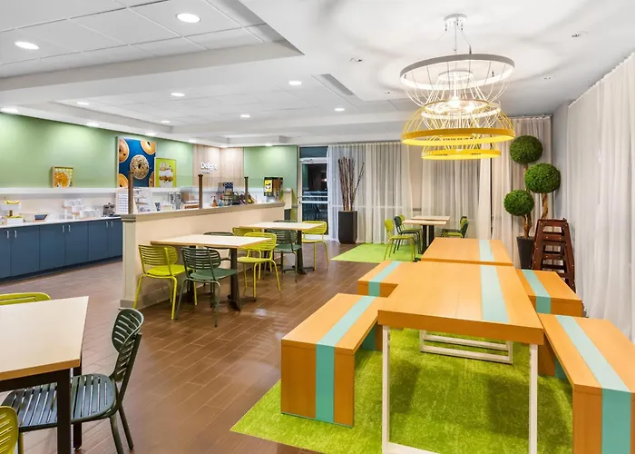 Spark By Hilton Dothan
