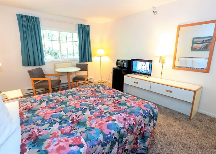Mountain Host Motor Inn