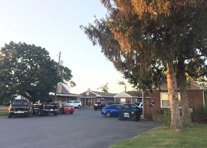 The Lancaster Motel By Oyo Ronks Near Paradise
