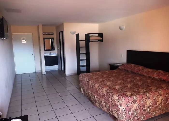 Los Jitos Hotel & Suites