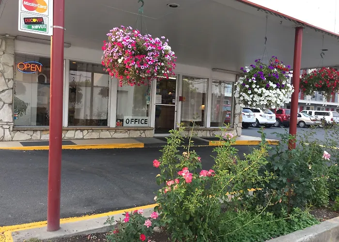 Cougar Land Motel