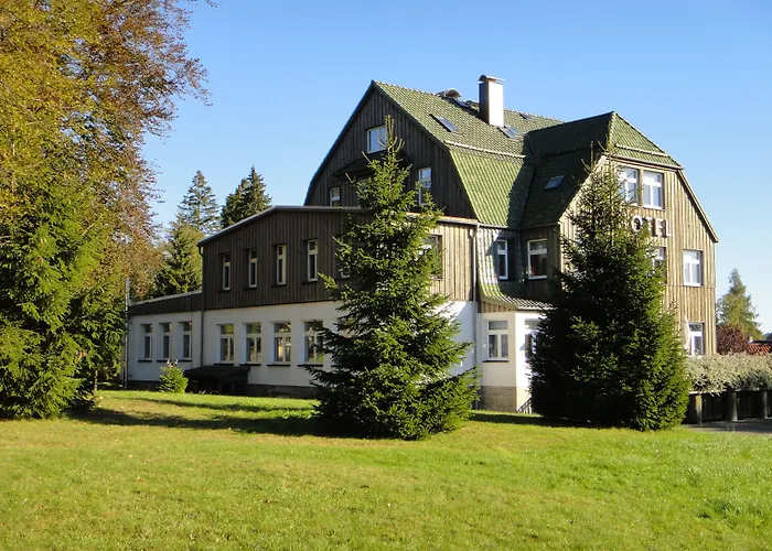 Waldhotel Auszeit Mit Restaurant & Cafe