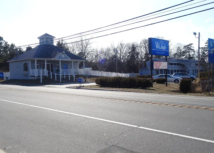 Village Inn & Suites - Smithville