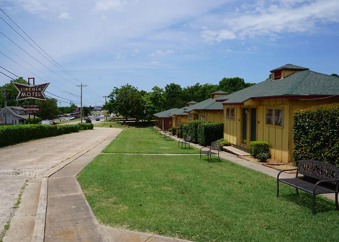Lincoln Motel