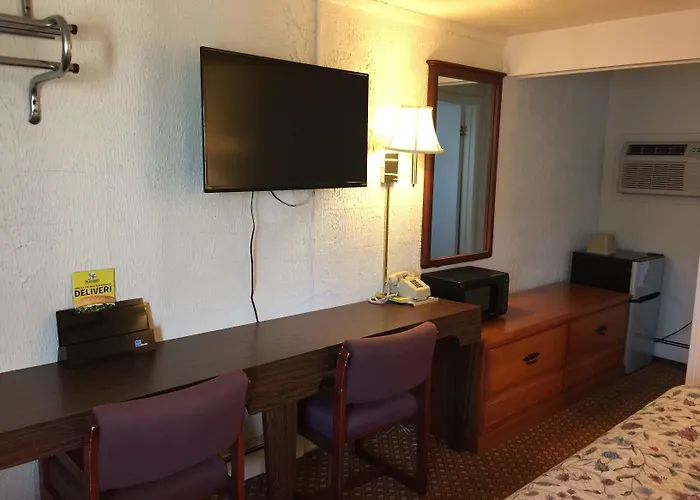 Economy Inn Bloomington