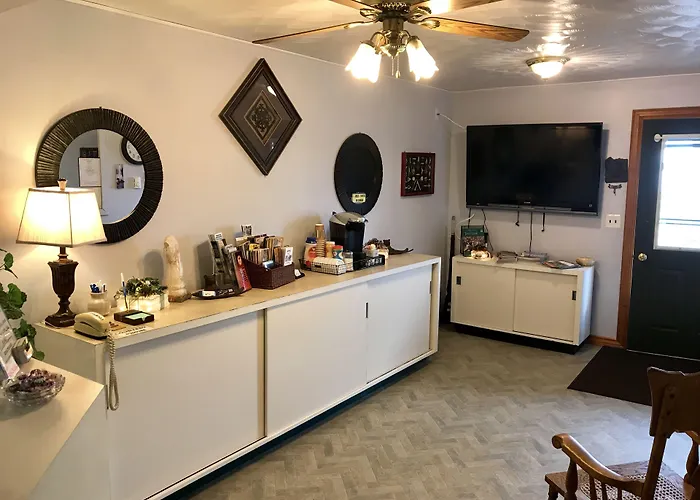 Lakeview Motel & Apartments