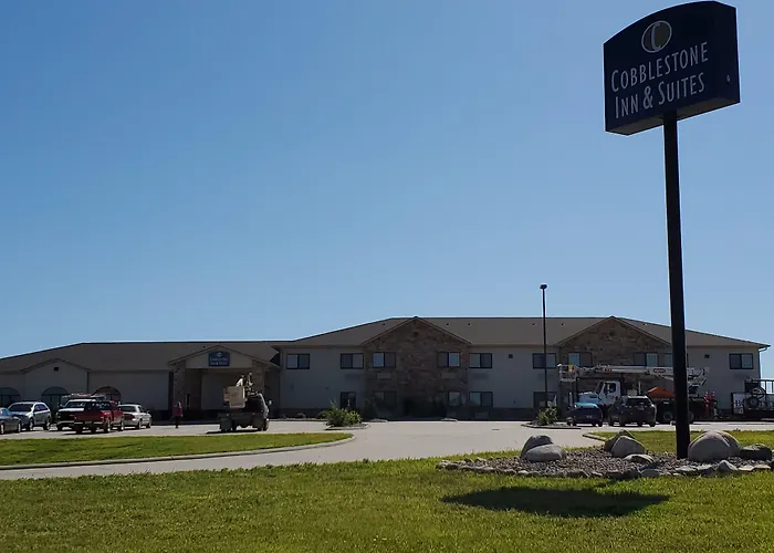 Cobblestone Inn & Suites - Holstein