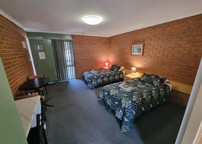 1St T Motel