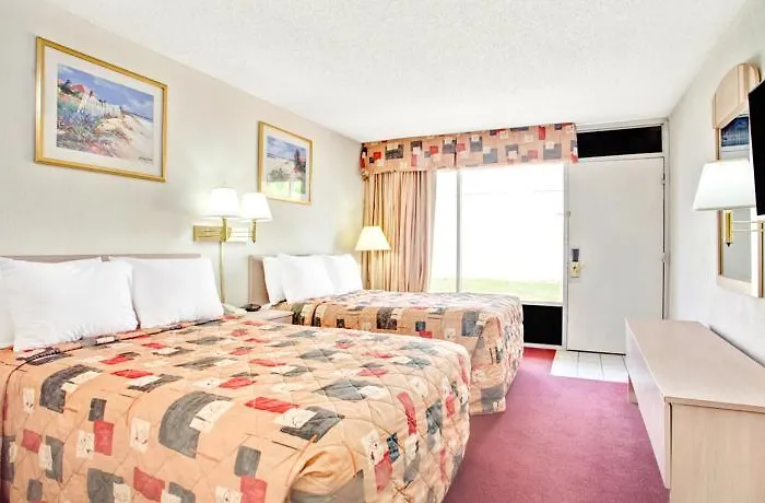 Knights Inn - Bradenton