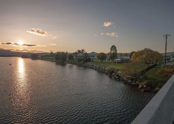 Moruya Waterfront Hotel Motel