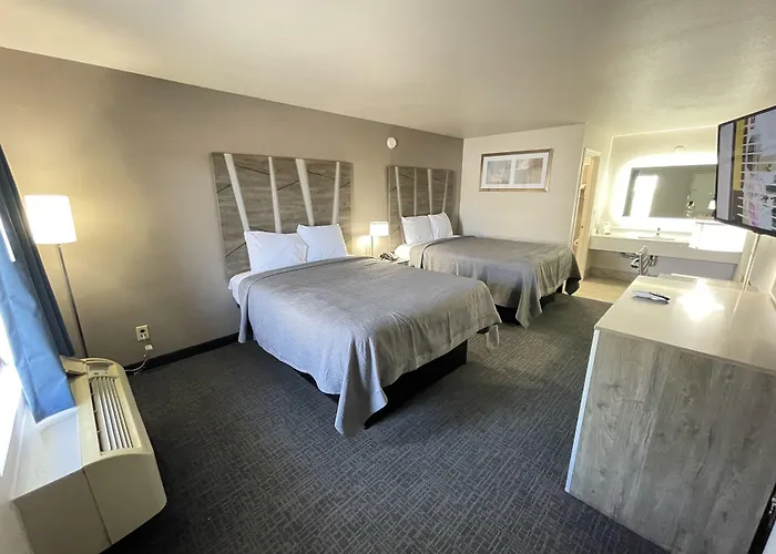 Excellent Inn & Suites