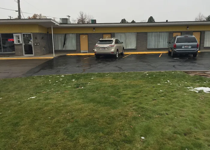 Hilander Motel