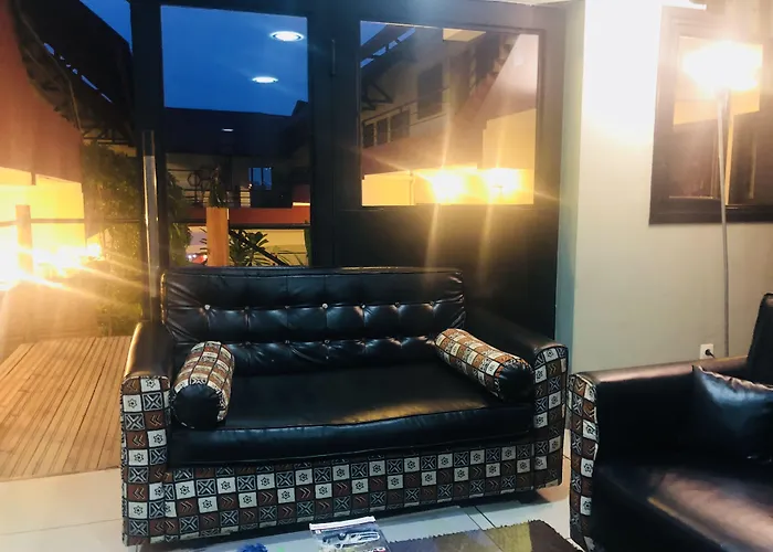 Detente Hotel
