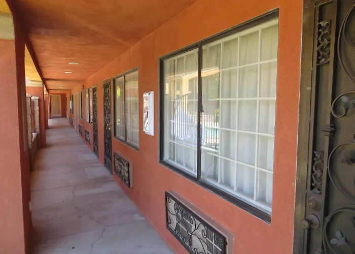 Azusa Inn