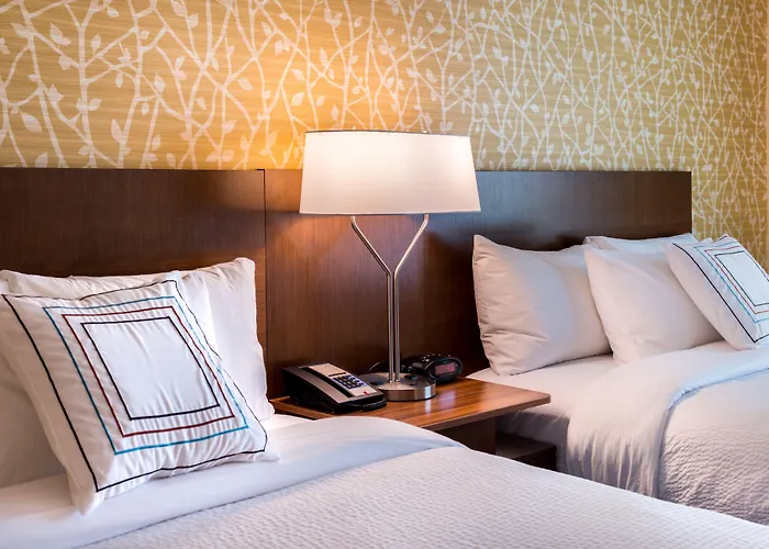 Fairfield Inn & Suites By Marriott Orlando East/Ucf Area