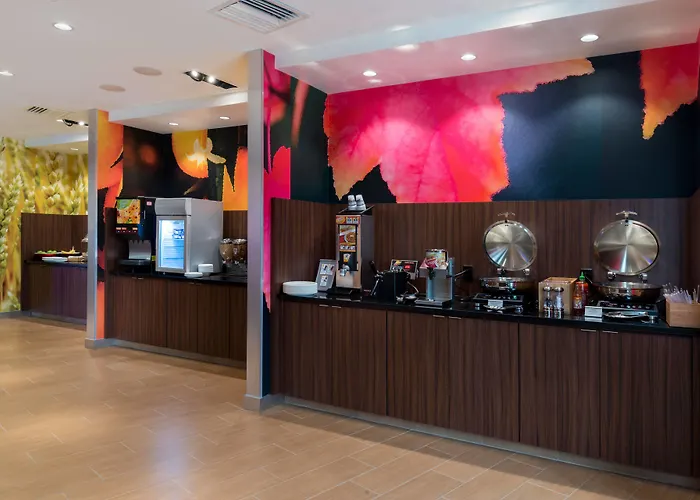 Fairfield Inn & Suites By Marriott Orlando East/Ucf Area
