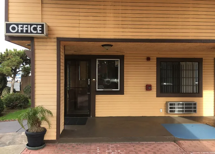 Del Amo Inn