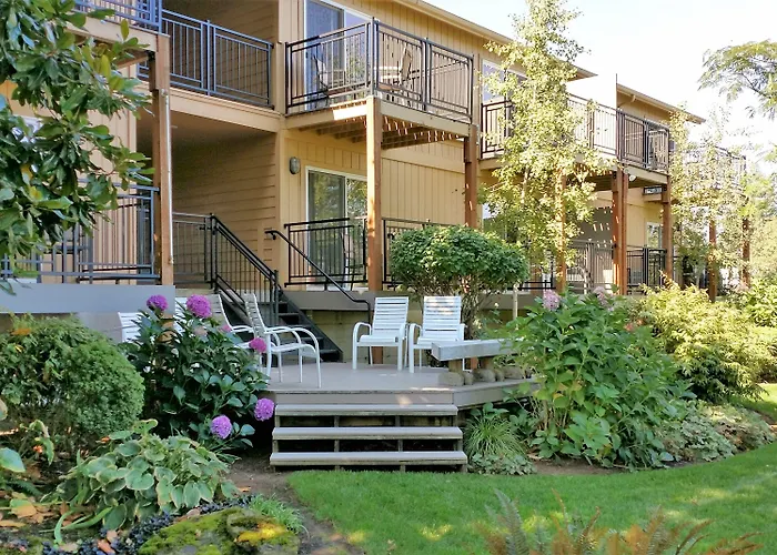 Lewis River Inn