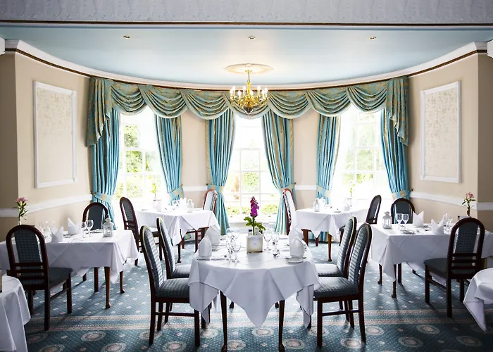 Shaw Hill Hotel Golf And Country Club