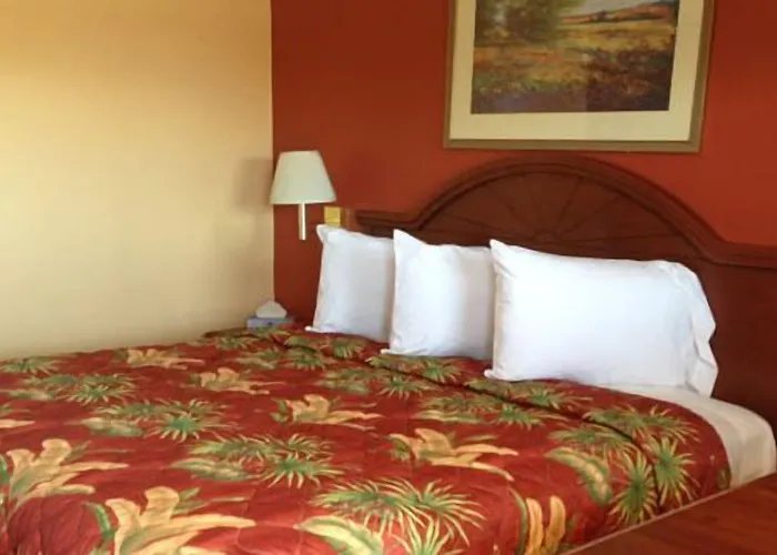 Dequeen Courtyard Inn