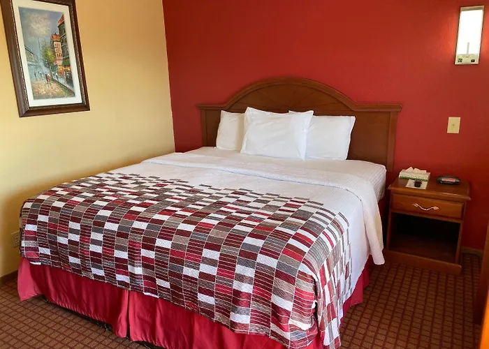 Dequeen Courtyard Inn
