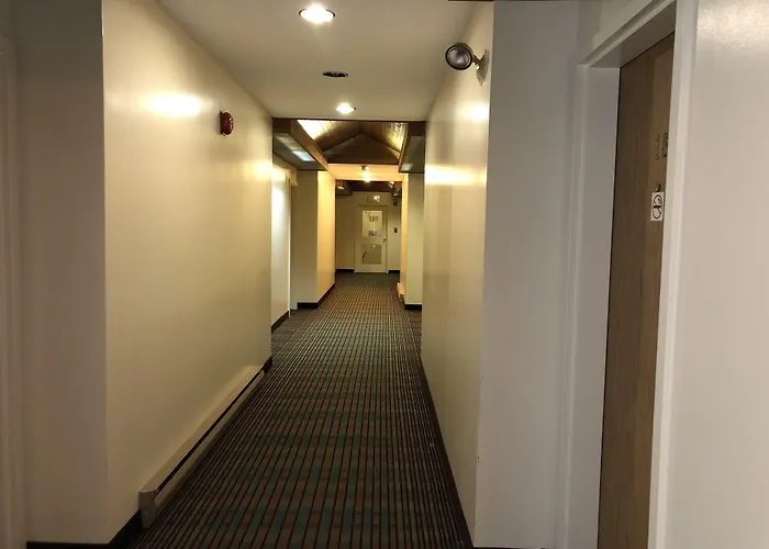 Agassiz Hotel And Restaurant - Under New Management