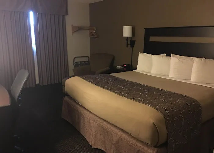 Super 8 By Wyndham Lincoln North