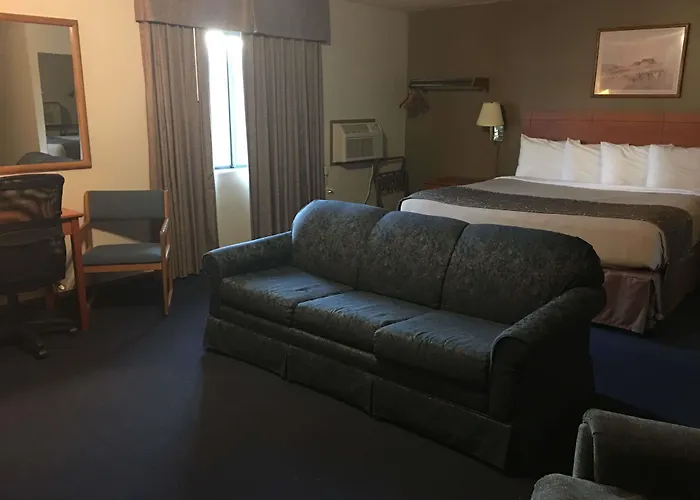 Super 8 By Wyndham Lincoln North
