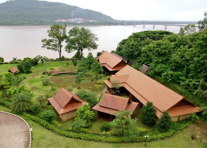 Arawan Riverside Hotel