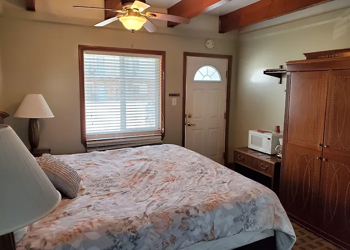 Golden Gate Lodging