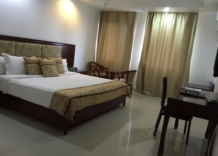 Emerald Hotel & Restaurant