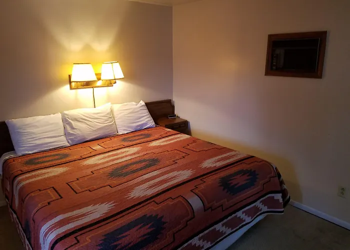 Lamplighter Lodge