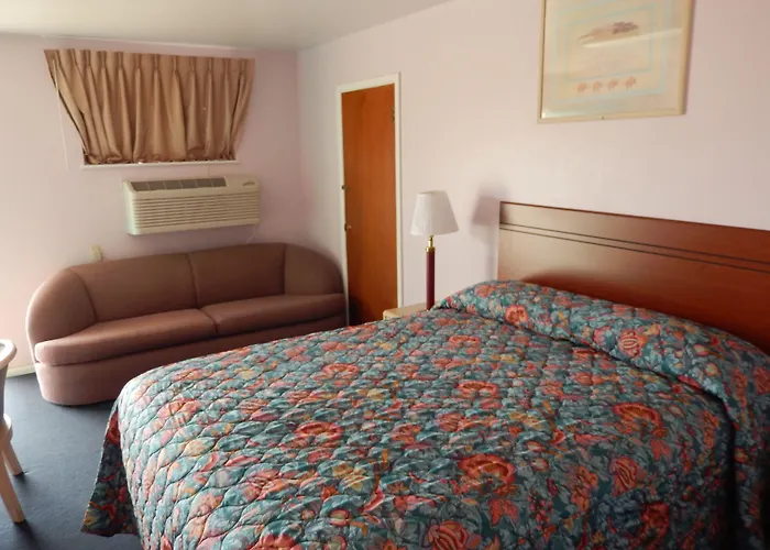 Townsman Motel