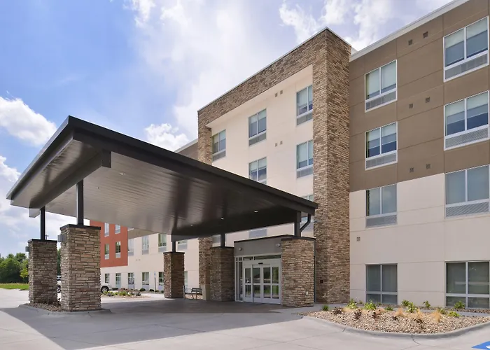 Holiday Inn Express & Suites Omaha Airport By Ihg