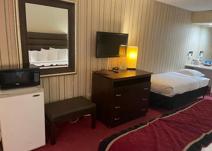 Dollinger'S Motor Inn