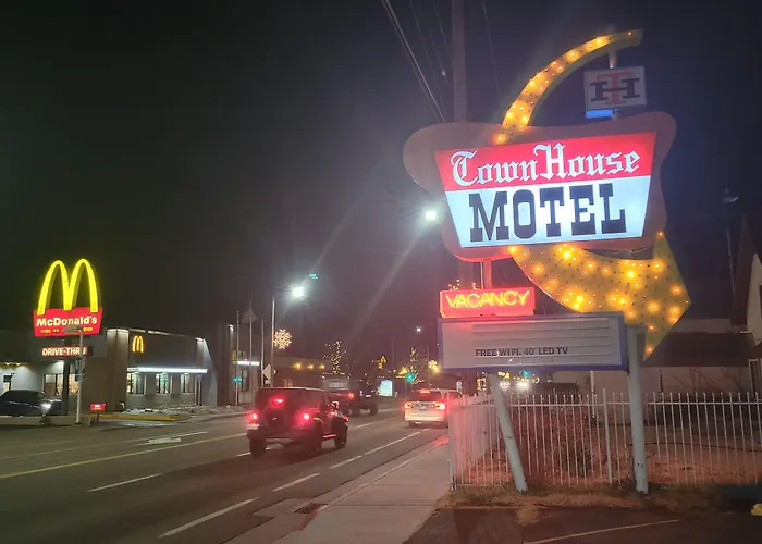 Townhouse Motel