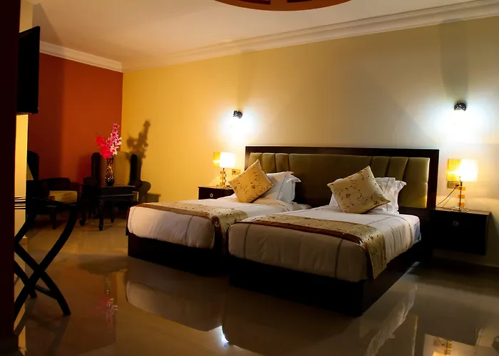 Queen Plaza Hotel