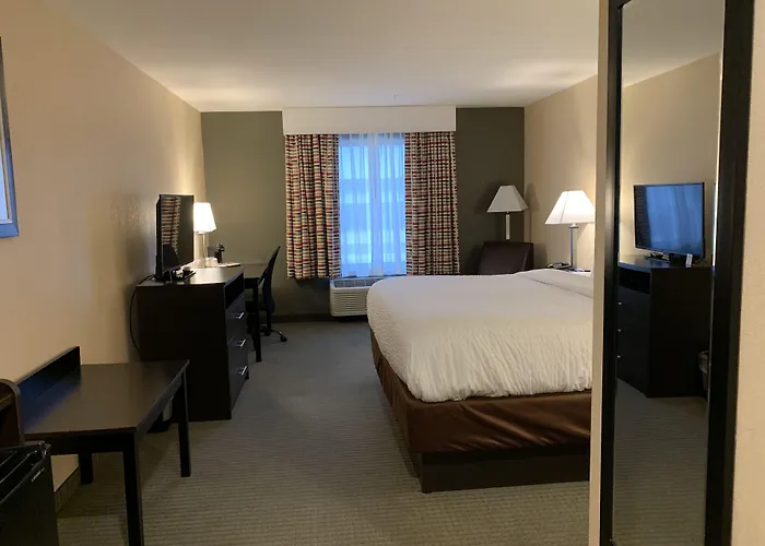 Days Inn & Suites By Wyndham Florence/Jackson Area