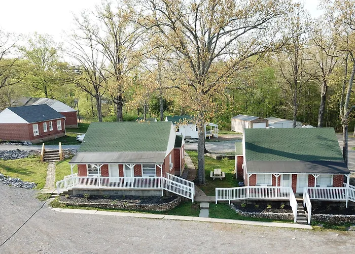Early American Motel
