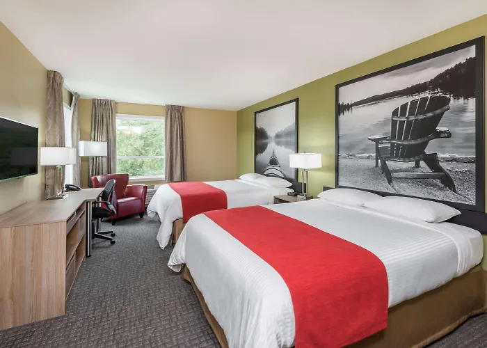 Super 8 By Wyndham Mont Laurier