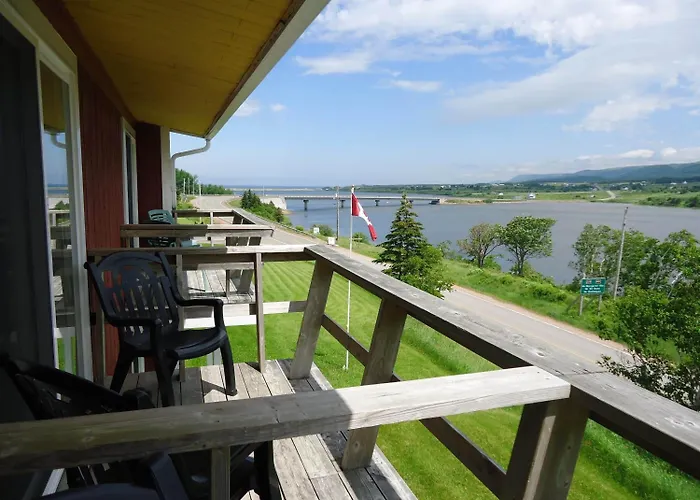 Duck Cove Inn