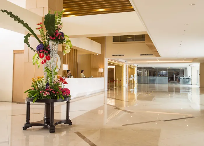 Royce Hotel & Casino