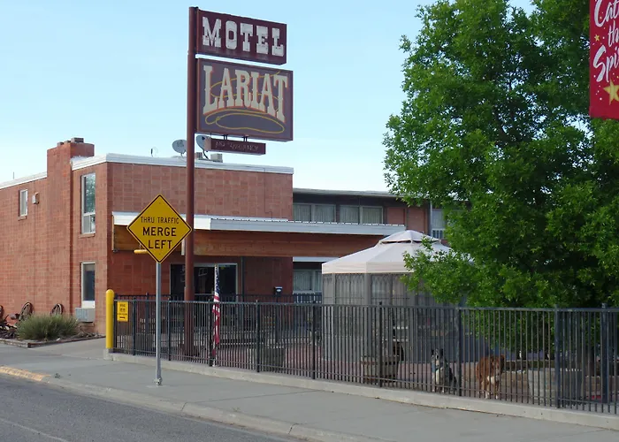 Lariat Motel