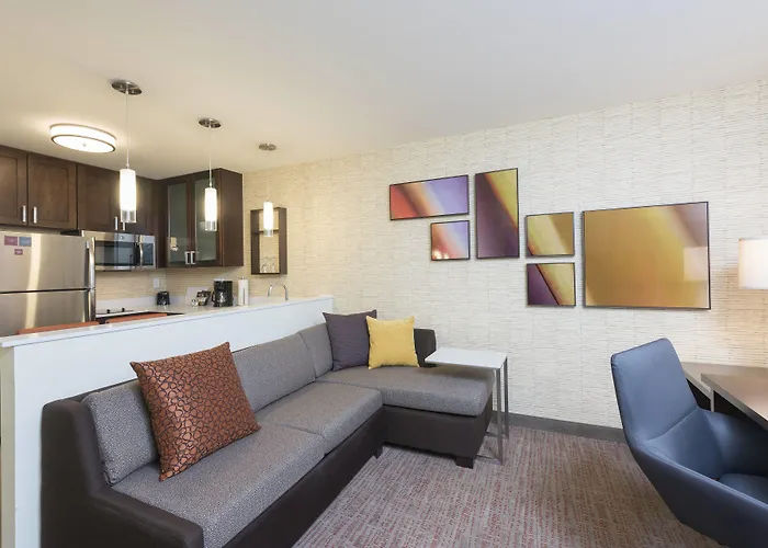 Residence Inn By Marriott Milwaukee West